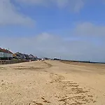 Apartment A 500m De La Mer, 4 Couchages, Parking Securise - Fr-1-746-15 Courseulles-sur-Mer